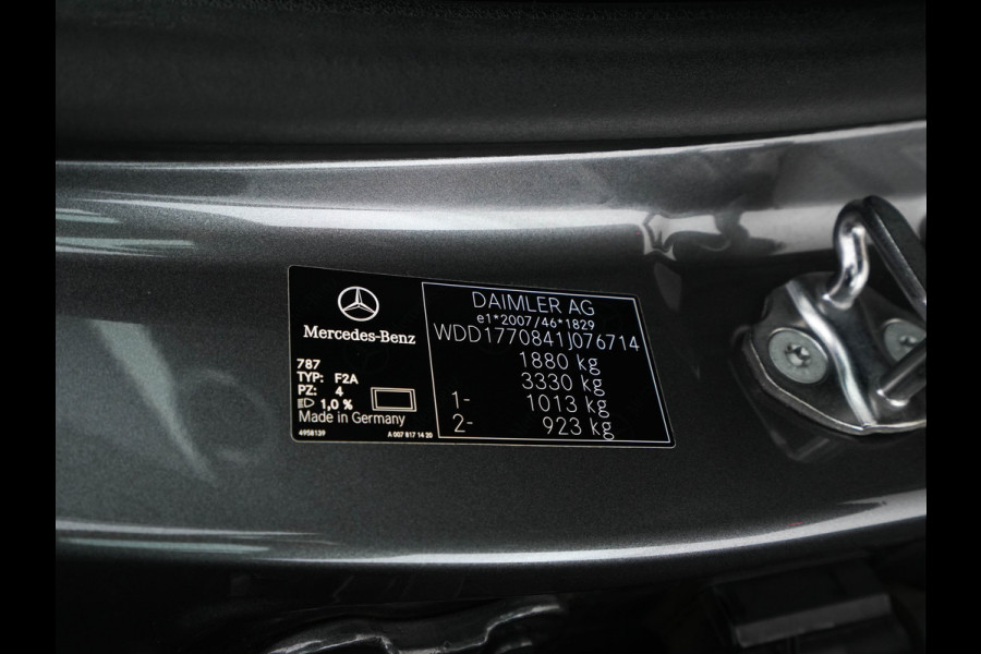 Mercedes-Benz A-Klasse 180 Advantage Style-Pack (INCL-BTW) Aut. *WIDESCREEN-DIGI-COCKPIT | LEATHER-MICROFIBRE | CAMERA | NAVI-FULLMAP | ECC | PDC | CRUISE | CARPLAY | HEATED-SPORTSEATS | CARBON-INLAY | DAB | SHIFT-PADDLES | 16"ALU* Mercedes-Benz A-Klasse 180 Advantage Style-Pack (INCL-BTW) Aut. *WIDESCREEN-DIGI-COCKPIT | LEATHER-MICROFIBRE | CAMERA | NAVI-FULLMAP | ECC | PDC | CRUISE | CARPLAY | HEATED-SPORTSEATS | CARBON-INLAY | DAB | SHIFT-PADDLES | 16"ALU*