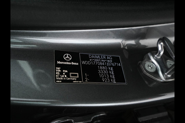 Mercedes-Benz A-Klasse 180 Advantage Style-Pack (INCL-BTW) Aut. *WIDESCREEN-DIGI-COCKPIT | LEATHER-MICROFIBRE | CAMERA | NAVI-FULLMAP | ECC | PDC | CRUISE | CARPLAY | HEATED-SPORTSEATS | CARBON-INLAY | DAB | SHIFT-PADDLES | 16"ALU* Mercedes-Benz A-Klasse 180 Advantage Style-Pack (INCL-BTW) Aut. *WIDESCREEN-DIGI-COCKPIT | LEATHER-MICROFIBRE | CAMERA | NAVI-FULLMAP | ECC | PDC | CRUISE | CARPLAY | HEATED-SPORTSEATS | CARBON-INLAY | DAB | SHIFT-PADDLES | 16"ALU*