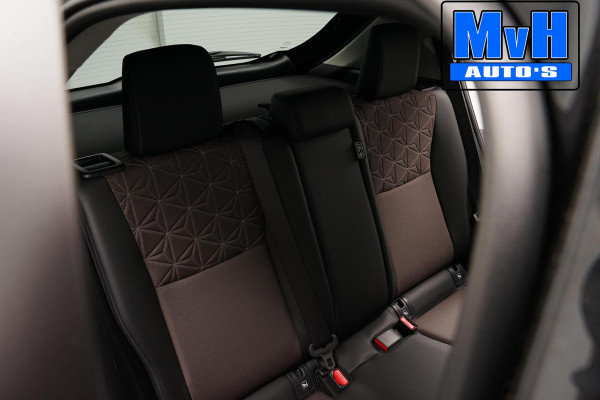 Toyota Yaris Cross 1.5 Hybrid 130 Executive|LUXE!|STUUR/STOELVERWARMING