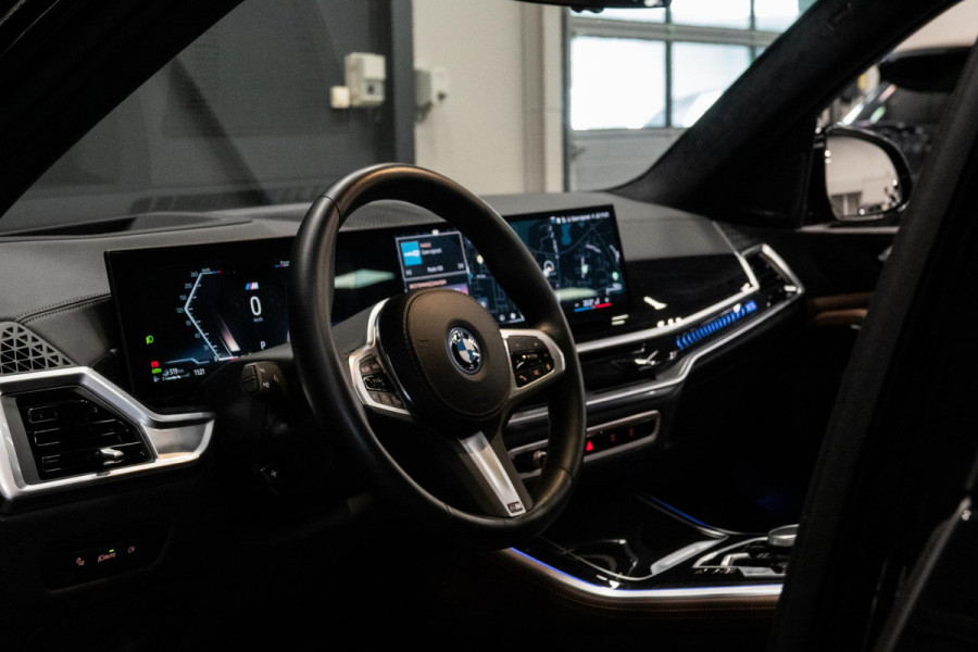 BMW X5 xDrive50e *M-Sport Pro / Panorama Sky Lounge / Harman Kardon / Soft-Close / Alcantara hemelbekleding / Comfort-Stoelen*