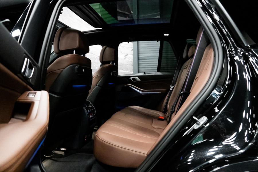 BMW X5 xDrive50e *M-Sport Pro / Panorama Sky Lounge / Harman Kardon / Soft-Close / Alcantara hemelbekleding / Comfort-Stoelen*
