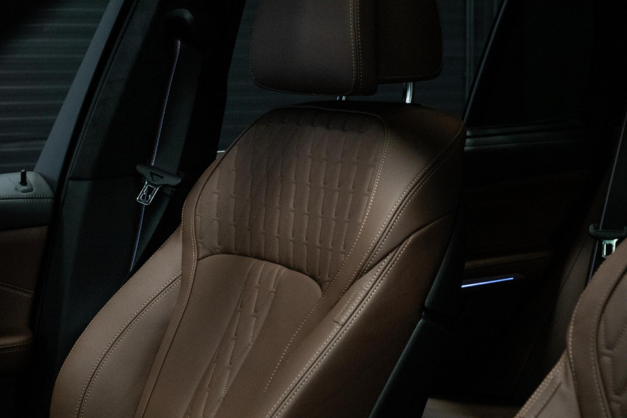 BMW X5 xDrive50e *M-Sport Pro / Panorama Sky Lounge / Harman Kardon / Soft-Close / Alcantara hemelbekleding / Comfort-Stoelen*