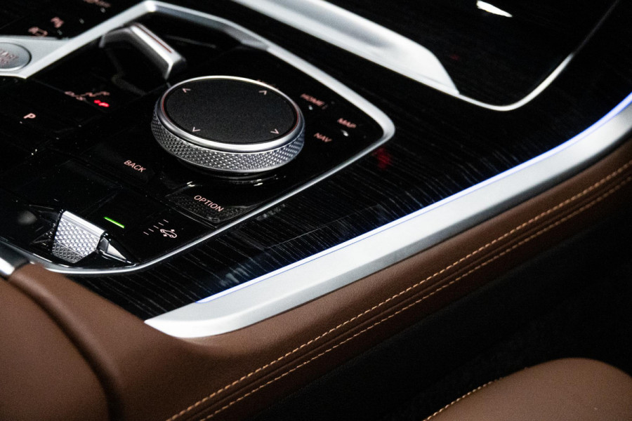 BMW X5 xDrive50e *M-Sport Pro / Panorama Sky Lounge / Harman Kardon / Soft-Close / Alcantara hemelbekleding / Comfort-Stoelen*