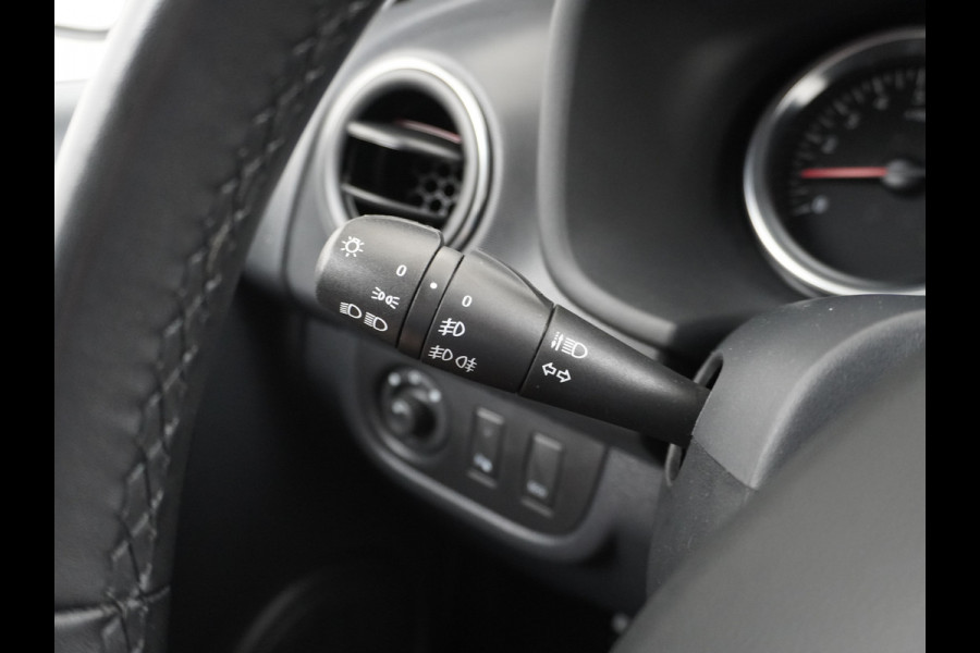 Dacia Sandero T90PK Navi Ecc Trekhaak Pdc Cruise Control Tech Road DAB+ Lmv 16" Bluetooth Isofix 0.9TCe 1.090KG Trekgewicht