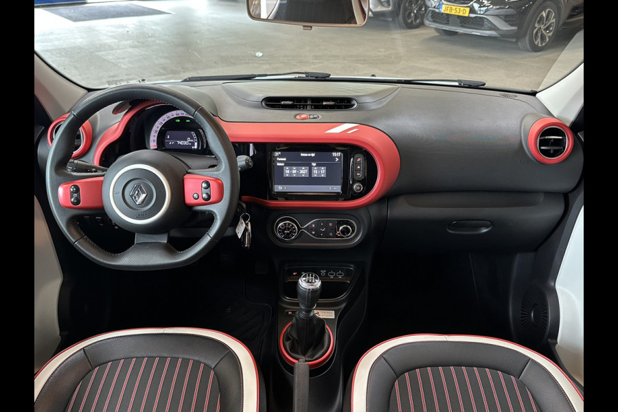 Renault Twingo 0.9 TCe 92pk | Le coq Sportif | Navi R-Link | Clima | 16" | Camera | Led | Carplay | 100 % Dealer onderhouden!