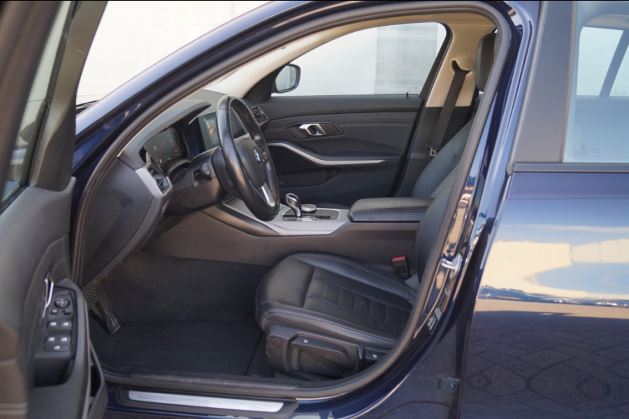 BMW 3 Serie Touring 318i Automaat High Executive Edition -LEER-