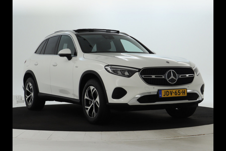 Mercedes-Benz GLC 300 e 4MATIC Plug-In Hybride Avantgarde Advanced Plus | Trekhaak Panorama Schuif-Kanteldak | Memory Pakket Voorstoelen | Stuur en Stoelverwarming. Inclusief 24 maanden MB Certified garantie voor Europa.