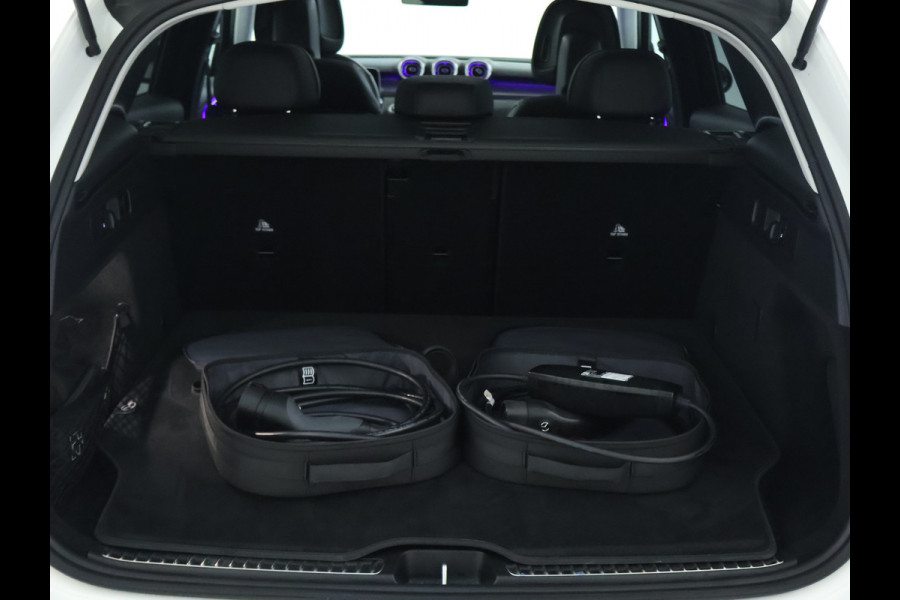 Mercedes-Benz GLC 300 e 4MATIC Plug-In Hybride Avantgarde Advanced Plus | Trekhaak Panorama Schuif-Kanteldak | Memory Pakket Voorstoelen | Stuur en Stoelverwarming. Inclusief 24 maanden MB Certified garantie voor Europa.