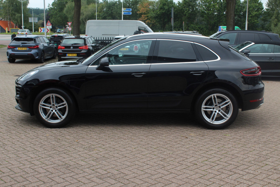 Porsche Macan 2.0 / Trekhaak / Panoramadak / Leder / Parkeerhulp V+A / Stoelverwarming / DAB / Cruise Control