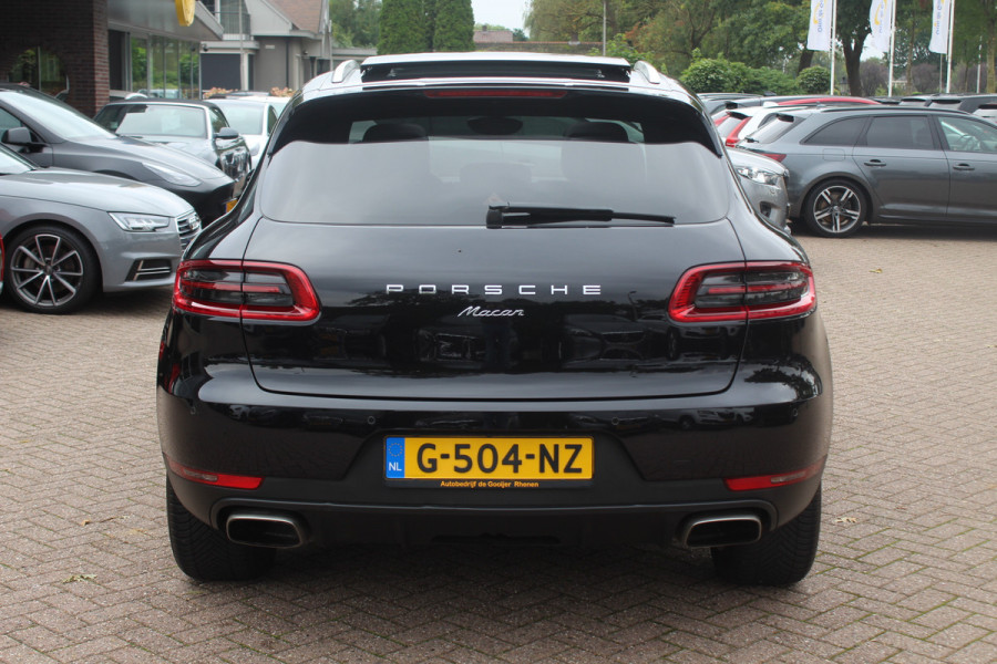 Porsche Macan 2.0 / Trekhaak / Panoramadak / Leder / Parkeerhulp V+A / Stoelverwarming / DAB / Cruise Control