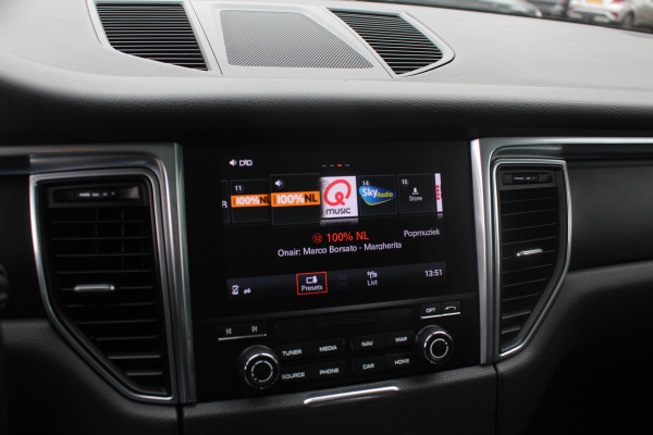 Porsche Macan 2.0 / Trekhaak / Panoramadak / Leder / Parkeerhulp V+A / Stoelverwarming / DAB / Cruise Control