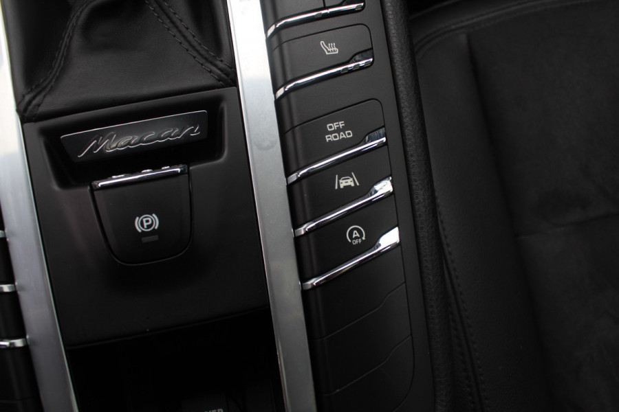 Porsche Macan 2.0 / Trekhaak / Panoramadak / Leder / Parkeerhulp V+A / Stoelverwarming / DAB / Cruise Control