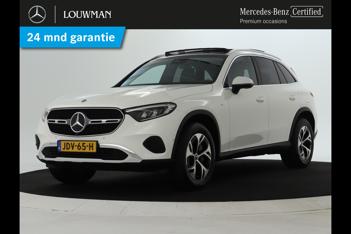 Mercedes-Benz GLC 300 e 4MATIC Plug-In Hybride Avantgarde Advanced Plus | Trekhaak Panorama Schuif-Kanteldak | Memory Pakket Voorstoelen | Stuur en Stoelverwarming. Inclusief 24 maanden MB Certified garantie voor Europa. Mercedes-Benz GLC 300 e 4MATIC Plug-In Hybride Avantgarde Advanced Plus | Trekhaak Panorama Schuif-Kanteldak | Memory Pakket Voorstoelen | Stuur en Stoelverwarming. Inclusief 24 maanden MB Certified garantie voor Europa.