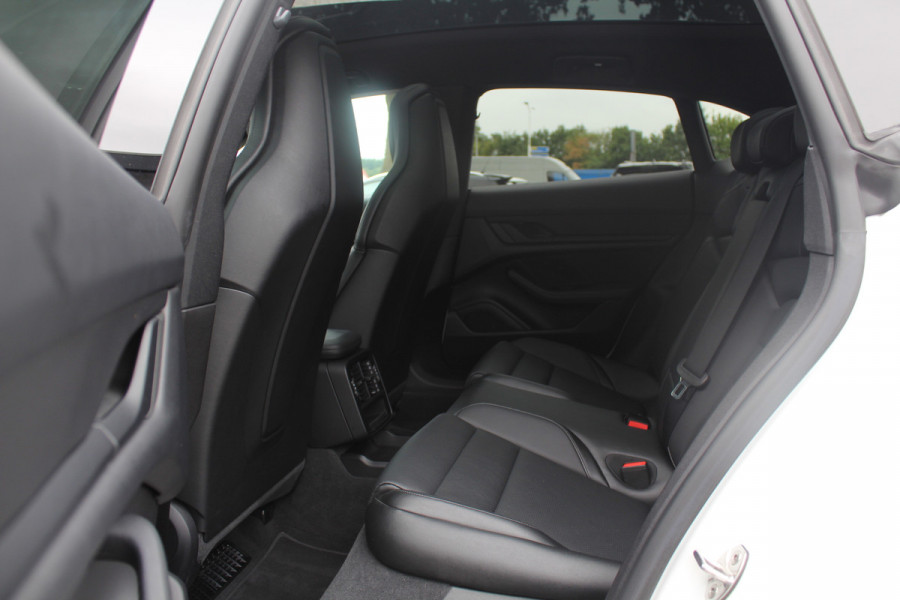 Porsche Taycan Cross Turismo 4 93 kWh / SoH 96% / Panoramadak / Camera / Leder / Keyless / 20'' / Dodehoek / Stoelverwarming / Warmtepomp
