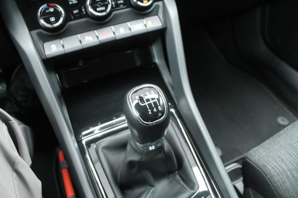 Škoda Karoq 1.5 TSI ACT 150pk Business Edition Plus NL-Auto NAP Clima Cruise Navi Camera Canton El. Klep 17"LMV