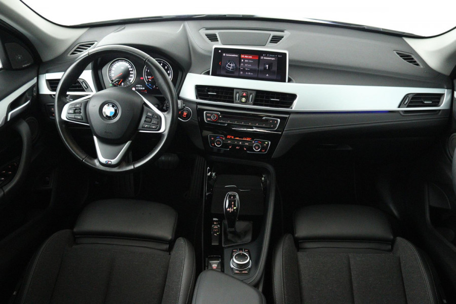 BMW X1 SDrive20i High Executive (PANORAMADAK, HARMAN/KARDON, GROOT-NAVIGATIE, STOELVERWARMING, DEALER ONDERHOUDEN)
