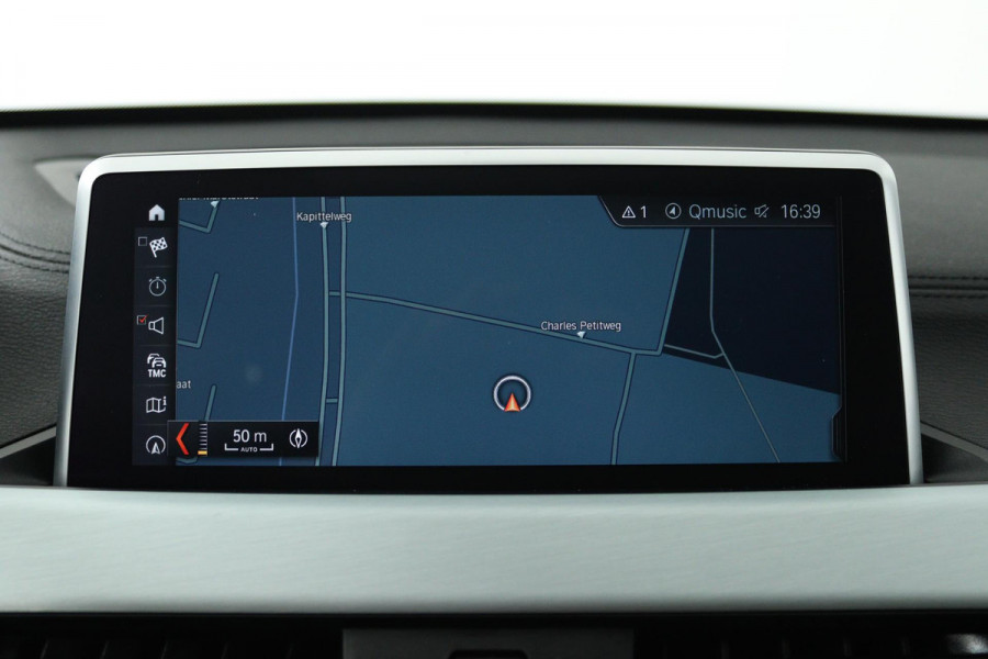 BMW X1 SDrive20i High Executive (PANORAMADAK, HARMAN/KARDON, GROOT-NAVIGATIE, STOELVERWARMING, DEALER ONDERHOUDEN)