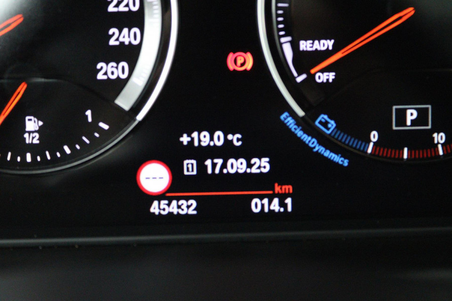 BMW X1 SDrive20i High Executive (PANORAMADAK, HARMAN/KARDON, GROOT-NAVIGATIE, STOELVERWARMING, DEALER ONDERHOUDEN)