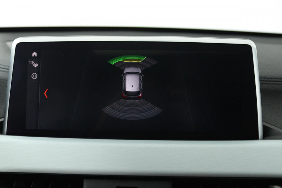 BMW X1 SDrive20i High Executive (PANORAMADAK, HARMAN/KARDON, GROOT-NAVIGATIE, STOELVERWARMING, DEALER ONDERHOUDEN)
