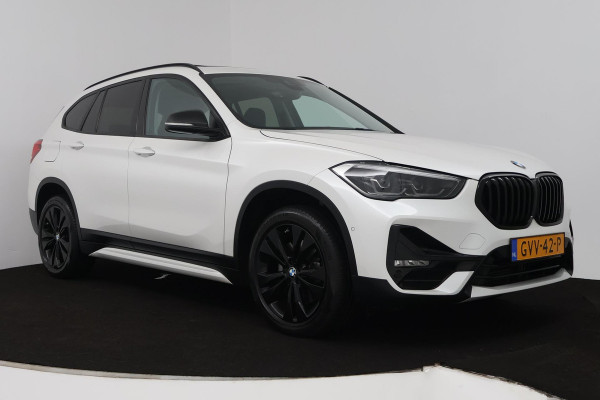 BMW X1 SDrive20i High Executive (PANORAMADAK, HARMAN/KARDON, GROOT-NAVIGATIE, STOELVERWARMING, DEALER ONDERHOUDEN)