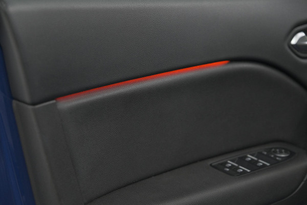 Renault Captur 1.6 E-Tech Plug-in Hybrid 160 Intens | Camera | 9.3 Inch Groot Scherm | Apple Carplay | Parkeersensoren Renault Captur 1.6 E-Tech Plug-in Hybrid 160 Intens | Camera | 9.3 Inch Groot Scherm | Apple Carplay | Parkeersensoren