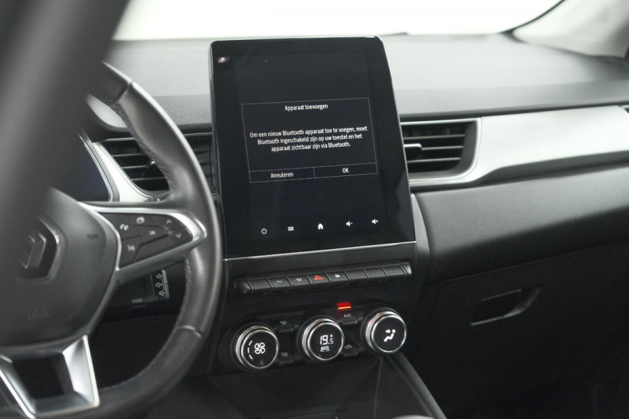 Renault Captur 1.6 E-Tech Plug-in Hybrid 160 Intens | Camera | 9.3 Inch Groot Scherm | Apple Carplay | Parkeersensoren Renault Captur 1.6 E-Tech Plug-in Hybrid 160 Intens | Camera | 9.3 Inch Groot Scherm | Apple Carplay | Parkeersensoren