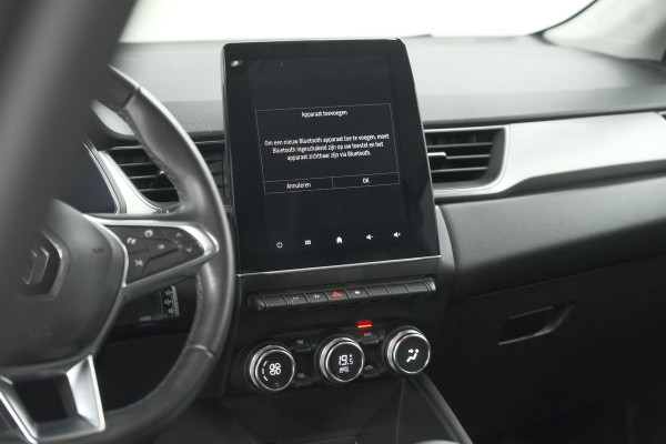Renault Captur 1.6 E-Tech Plug-in Hybrid 160 Intens | Camera | 9.3 Inch Groot Scherm | Apple Carplay | Parkeersensoren Renault Captur 1.6 E-Tech Plug-in Hybrid 160 Intens | Camera | 9.3 Inch Groot Scherm | Apple Carplay | Parkeersensoren