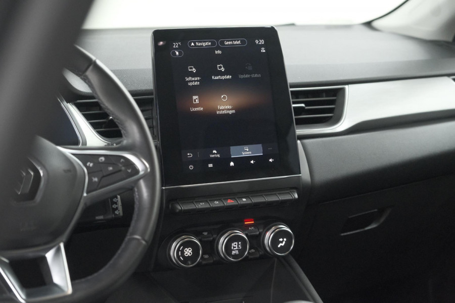 Renault Captur 1.6 E-Tech Plug-in Hybrid 160 Intens | Camera | 9.3 Inch Groot Scherm | Apple Carplay | Parkeersensoren Renault Captur 1.6 E-Tech Plug-in Hybrid 160 Intens | Camera | 9.3 Inch Groot Scherm | Apple Carplay | Parkeersensoren