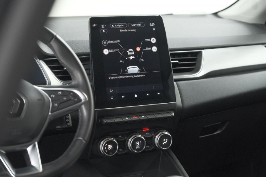 Renault Captur 1.6 E-Tech Plug-in Hybrid 160 Intens | Camera | 9.3 Inch Groot Scherm | Apple Carplay | Parkeersensoren Renault Captur 1.6 E-Tech Plug-in Hybrid 160 Intens | Camera | 9.3 Inch Groot Scherm | Apple Carplay | Parkeersensoren