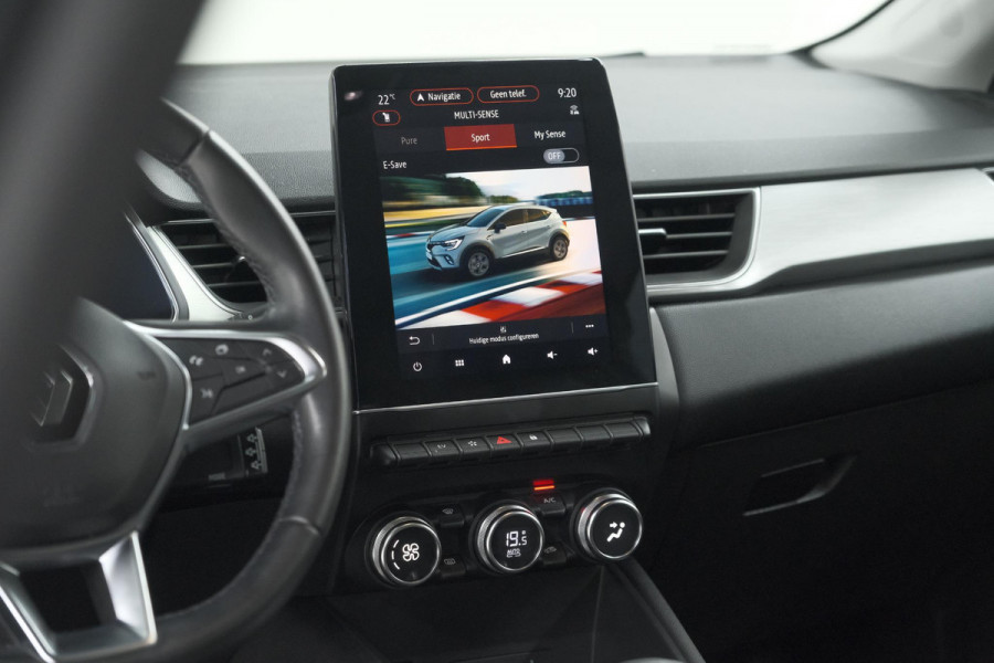 Renault Captur 1.6 E-Tech Plug-in Hybrid 160 Intens | Camera | 9.3 Inch Groot Scherm | Apple Carplay | Parkeersensoren Renault Captur 1.6 E-Tech Plug-in Hybrid 160 Intens | Camera | 9.3 Inch Groot Scherm | Apple Carplay | Parkeersensoren