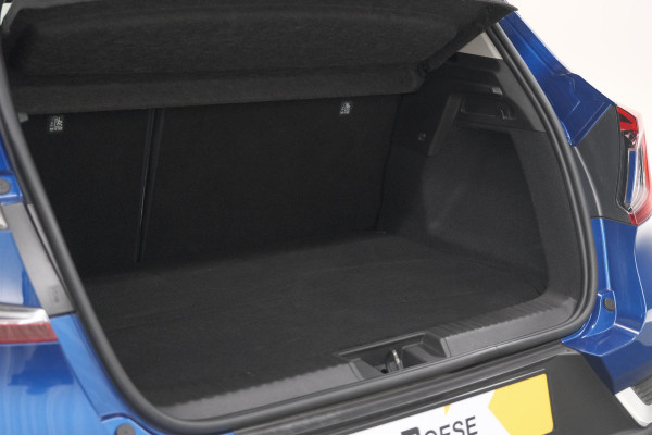 Renault Captur 1.6 E-Tech Plug-in Hybrid 160 Intens | Camera | 9.3 Inch Groot Scherm | Apple Carplay | Parkeersensoren Renault Captur 1.6 E-Tech Plug-in Hybrid 160 Intens | Camera | 9.3 Inch Groot Scherm | Apple Carplay | Parkeersensoren