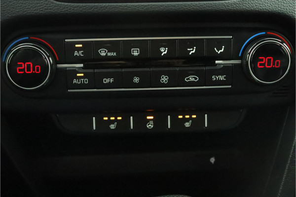Kia ProCeed 1.5 T-GDi GT-Line Apple Carplay/Android Auto - Cruise Control - Dodehoekdetectie - Climate Control - Navigatie - Stoel/Stuur Verwarming - Fabrieksgarantie tot 06-2031