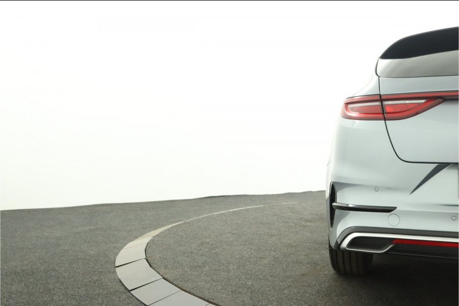 Kia ProCeed 1.5 T-GDi GT-Line Apple Carplay/Android Auto - Cruise Control - Dodehoekdetectie - Climate Control - Navigatie - Stoel/Stuur Verwarming - Fabrieksgarantie tot 06-2031