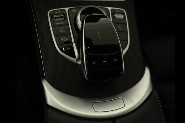 Mercedes-Benz C-Klasse 200 Business Solution AMG | Leder | Carplay | Navigatie | Stoelverwarming | Camera | Adaptive cruise | Full LED | LMV 18 inch