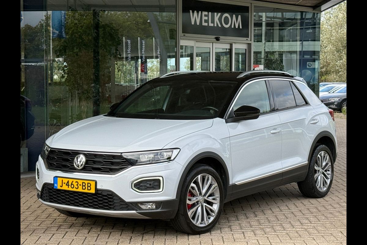 Volkswagen T-Roc 1.5 TSI DSG Sport Virtual|Sportstoelen|Full Led|1e Eigenaar Volkswagen T-Roc 1.5 TSI DSG Sport Virtual|Sportstoelen|Full Led|1e Eigenaar