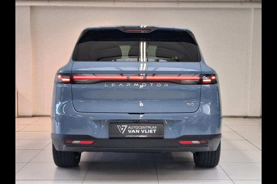 Leapmotor B10 Design ProMax 67.1 kWh | Navigatie | 360° Camera | Stoelverwarming/Ventilatie | Stuurverwarming | Handsfree Kofferklep | Panoramadak |