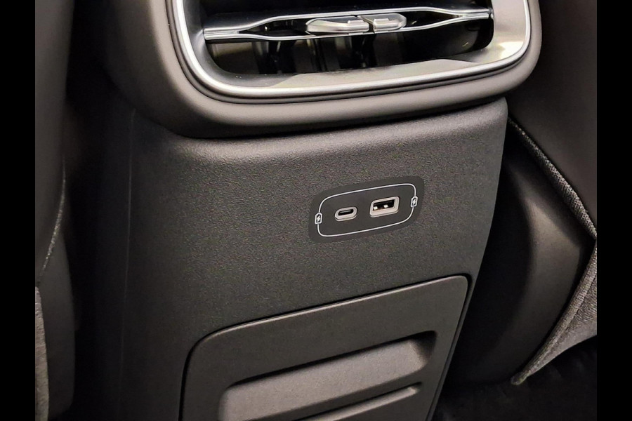Leapmotor B10 Design ProMax 67.1 kWh | Navigatie | 360° Camera | Stoelverwarming/Ventilatie | Stuurverwarming | Handsfree Kofferklep | Panoramadak |