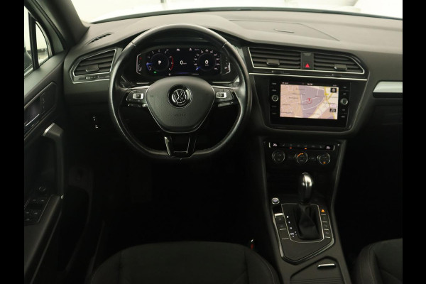 Volkswagen Tiguan Allspace 1.5 TSI R Line | Stoelverwarming | Camera | Adaptive cruise | Carplay | Navigatie | Full LED | 20'' | Keyless | Park Assist