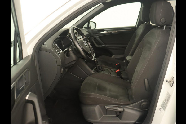 Volkswagen Tiguan Allspace 1.5 TSI R Line | Stoelverwarming | Camera | Adaptive cruise | Carplay | Navigatie | Full LED | 20'' | Keyless | Park Assist