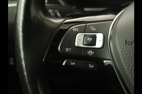 Volkswagen Tiguan Allspace 1.5 TSI R Line | Stoelverwarming | Camera | Adaptive cruise | Carplay | Navigatie | Full LED | 20'' | Keyless | Park Assist