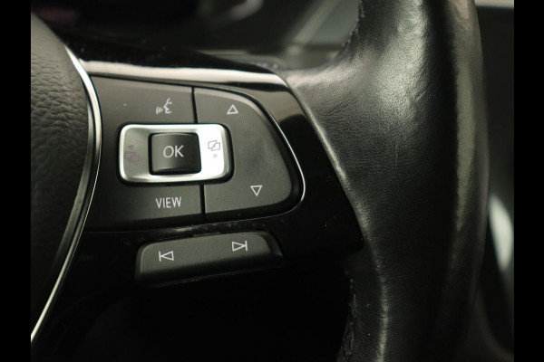 Volkswagen Tiguan Allspace 1.5 TSI R Line | Stoelverwarming | Camera | Adaptive cruise | Carplay | Navigatie | Full LED | 20'' | Keyless | Park Assist