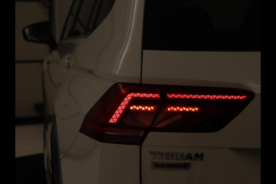 Volkswagen Tiguan Allspace 1.5 TSI R Line | Stoelverwarming | Camera | Adaptive cruise | Carplay | Navigatie | Full LED | 20'' | Keyless | Park Assist