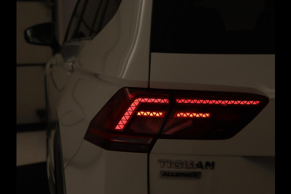 Volkswagen Tiguan Allspace 1.5 TSI R Line | Stoelverwarming | Camera | Adaptive cruise | Carplay | Navigatie | Full LED | 20'' | Keyless | Park Assist