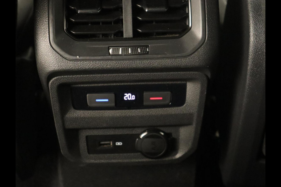 Volkswagen Tiguan Allspace 1.5 TSI R Line | Stoelverwarming | Camera | Adaptive cruise | Carplay | Navigatie | Full LED | 20'' | Keyless | Park Assist