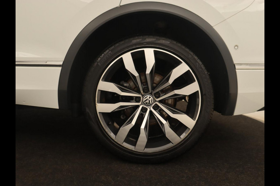 Volkswagen Tiguan Allspace 1.5 TSI R Line | Stoelverwarming | Camera | Adaptive cruise | Carplay | Navigatie | Full LED | 20'' | Keyless | Park Assist