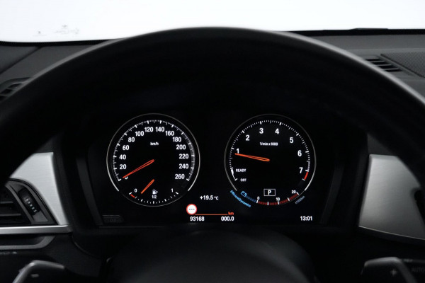BMW X1 xDrive20i M Sport High Executive Facelift Automaat 192 PK | Pano-dak | CarPlay | Acc | HUD| Leder + Verward | Led | Pdc | Dealer