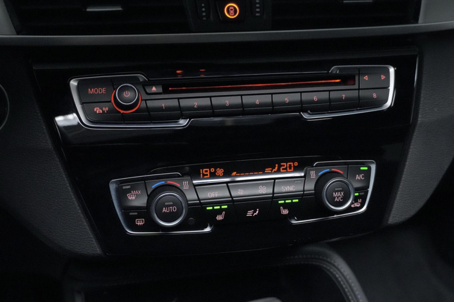 BMW X1 xDrive20i M Sport High Executive Facelift Automaat 192 PK | Pano-dak | CarPlay | Acc | HUD| Leder + Verward | Led | Pdc | Dealer