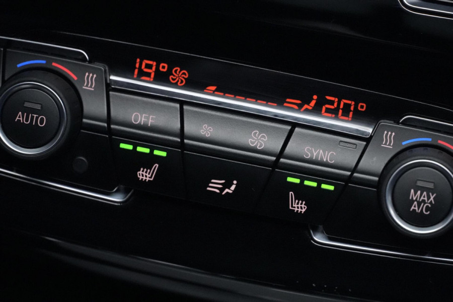BMW X1 xDrive20i M Sport High Executive Facelift Automaat 192 PK | Pano-dak | CarPlay | Acc | HUD| Leder + Verward | Led | Pdc | Dealer