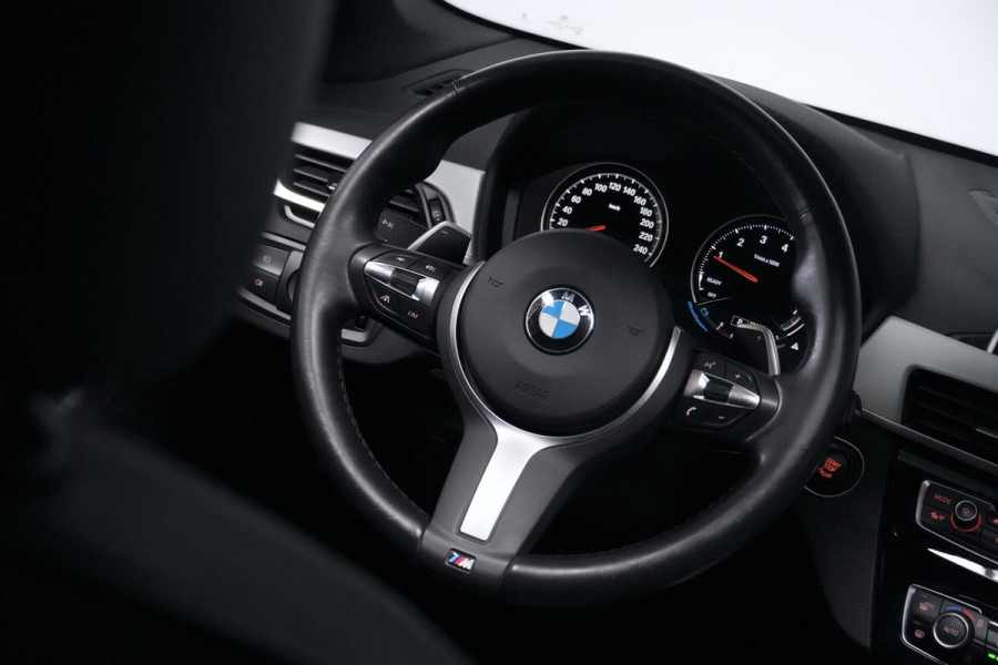 BMW X1 xDrive20i M Sport High Executive Facelift Automaat 192 PK | Pano-dak | CarPlay | Acc | HUD| Leder + Verward | Led | Pdc | Dealer