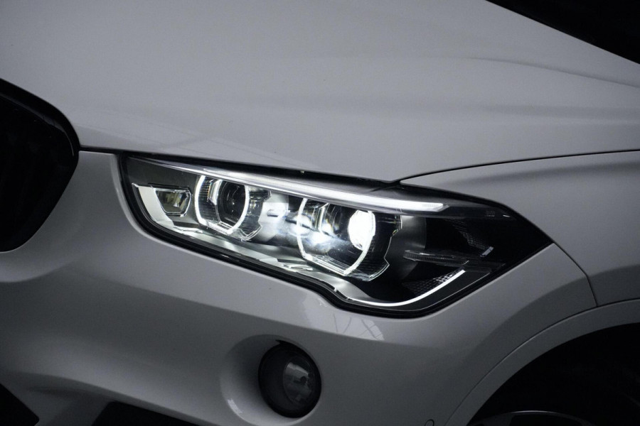 BMW X1 xDrive20i M Sport High Executive Facelift Automaat 192 PK | Pano-dak | CarPlay | Acc | HUD| Leder + Verward | Led | Pdc | Dealer